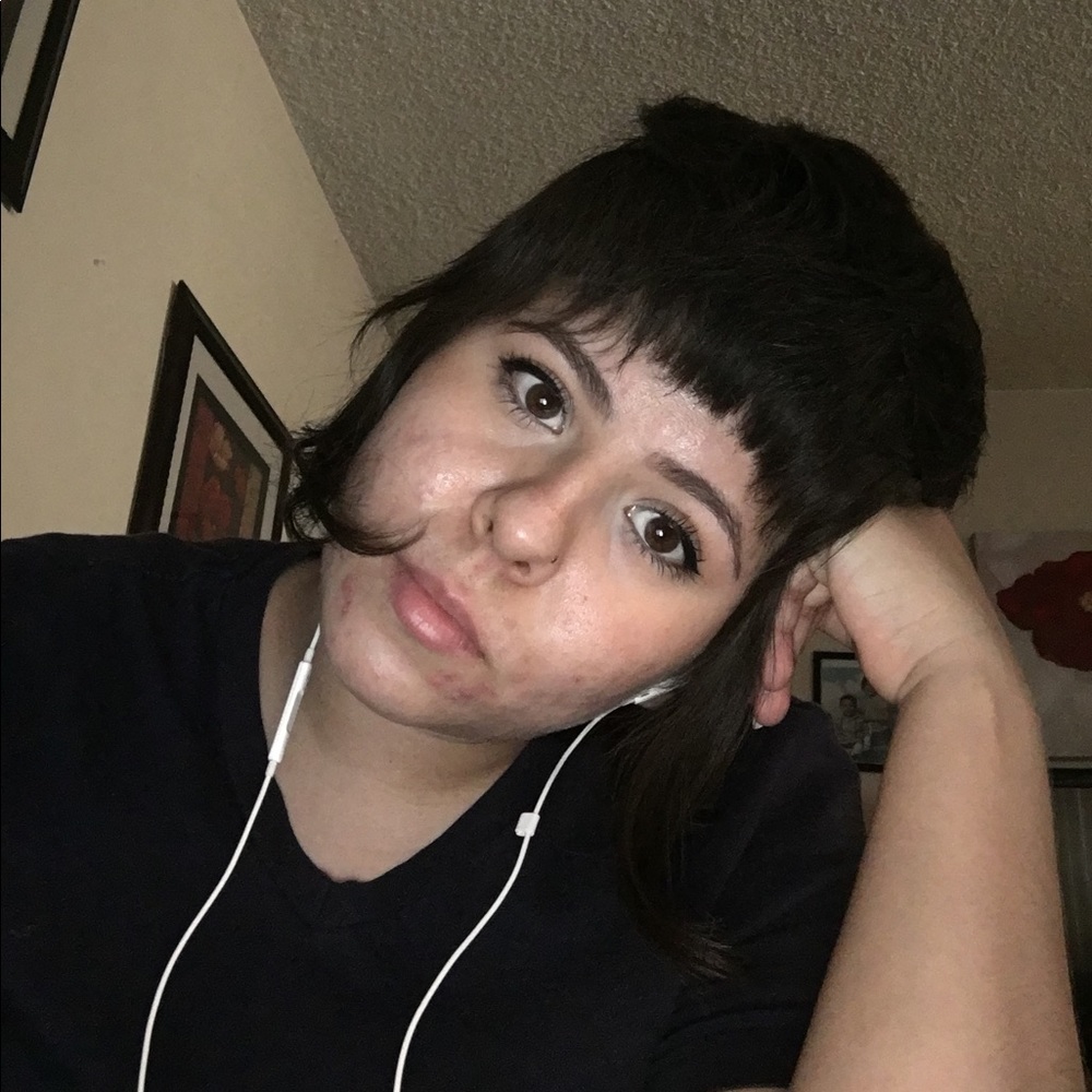 Meet your Posher, Alyssa